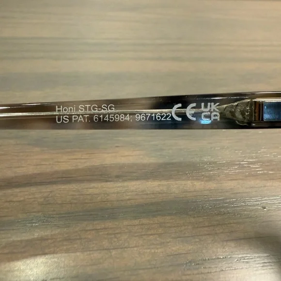 Maui Jim Honi Grey Tortoise Stripe Polarized Sunglasses - Picture 9 of 9